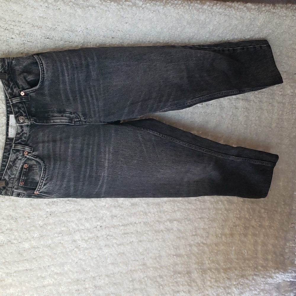 Topshop black distressed detailing on pockets and hems MOM jean ankle size 28